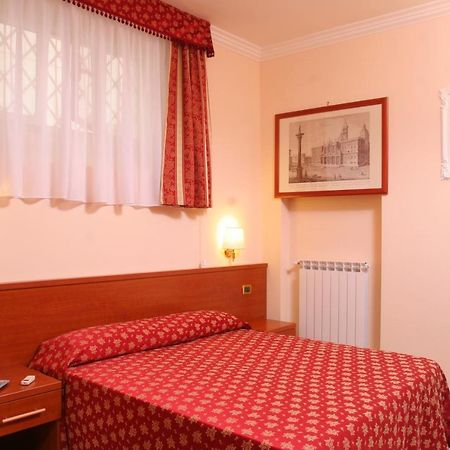Hotel Chicago Рим Екстер'єр фото