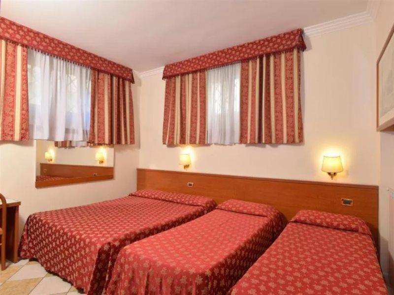 Hotel Chicago Рим Екстер'єр фото