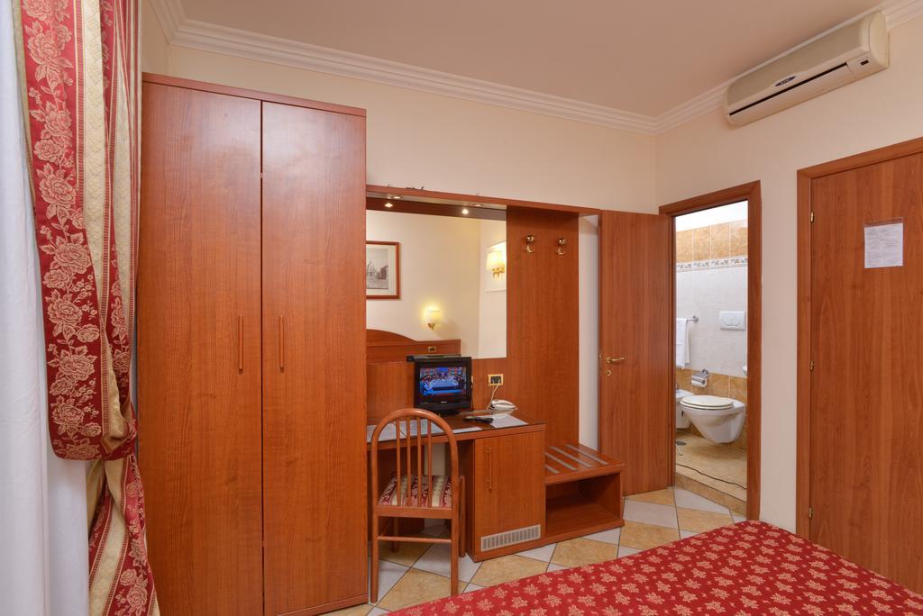 Hotel Chicago Рим Екстер'єр фото