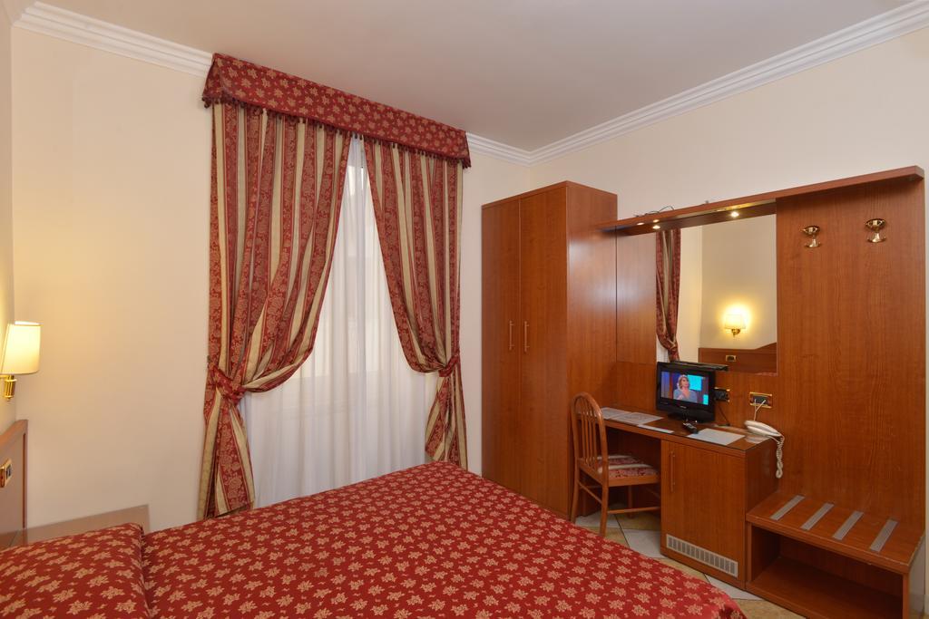 Hotel Chicago Рим Екстер'єр фото