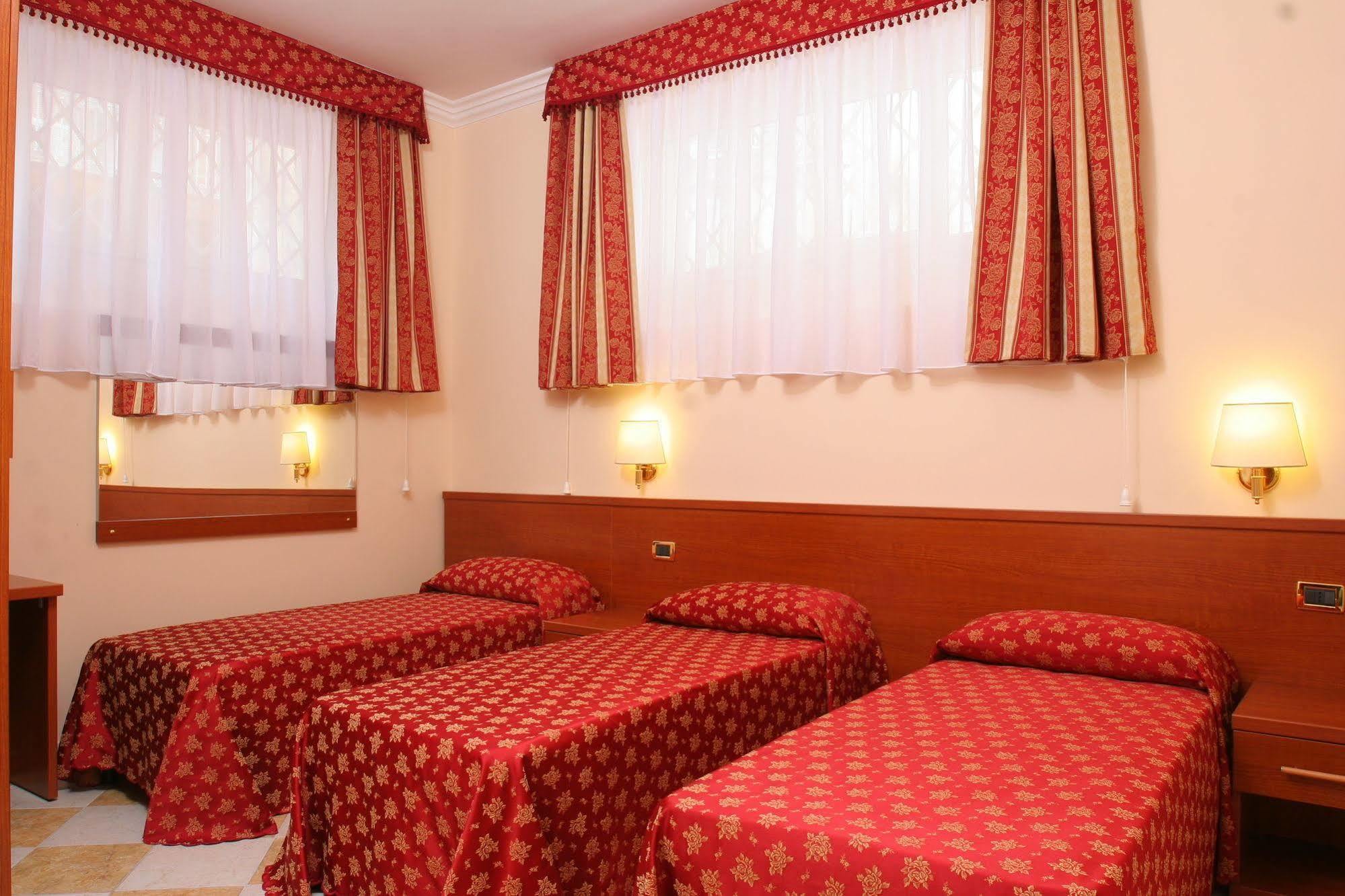 Hotel Chicago Рим Екстер'єр фото