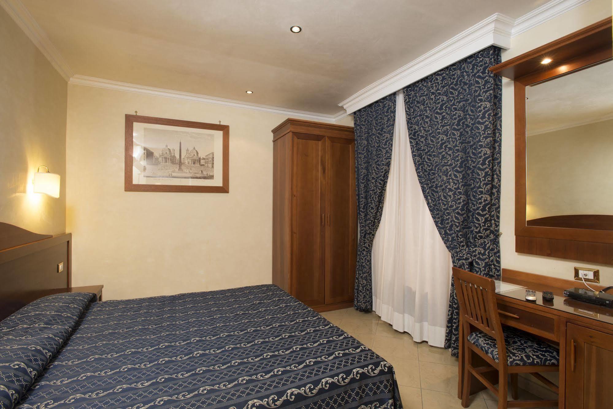 Hotel Chicago Рим Екстер'єр фото